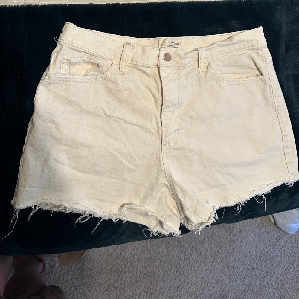 Universal Thread Cream Distressed High Rise Denim Shorts